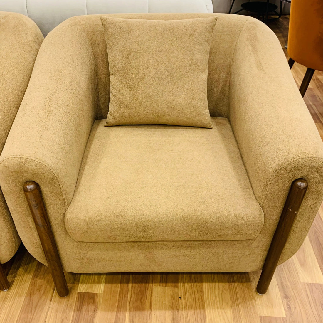 White Widow Sofa Set 311 - Lush & Lavish Furniture And Interior, Mumbai