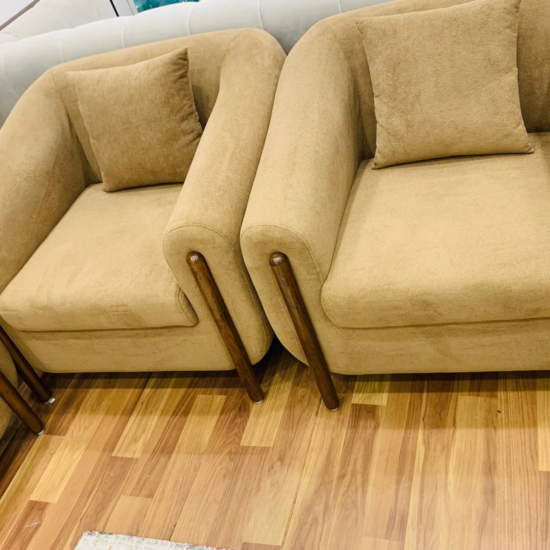 White Widow Sofa Set 311 - Lush & Lavish Furniture And Interior, Mumbai
